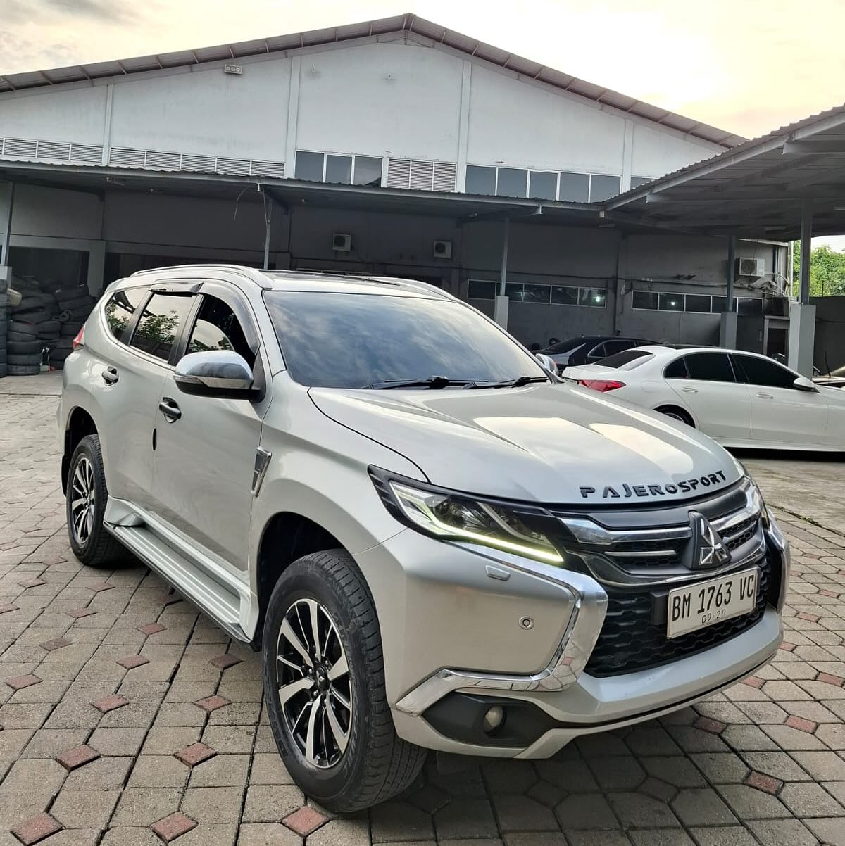 PAJERO SPORT  DEKAR 4×2 A/T 