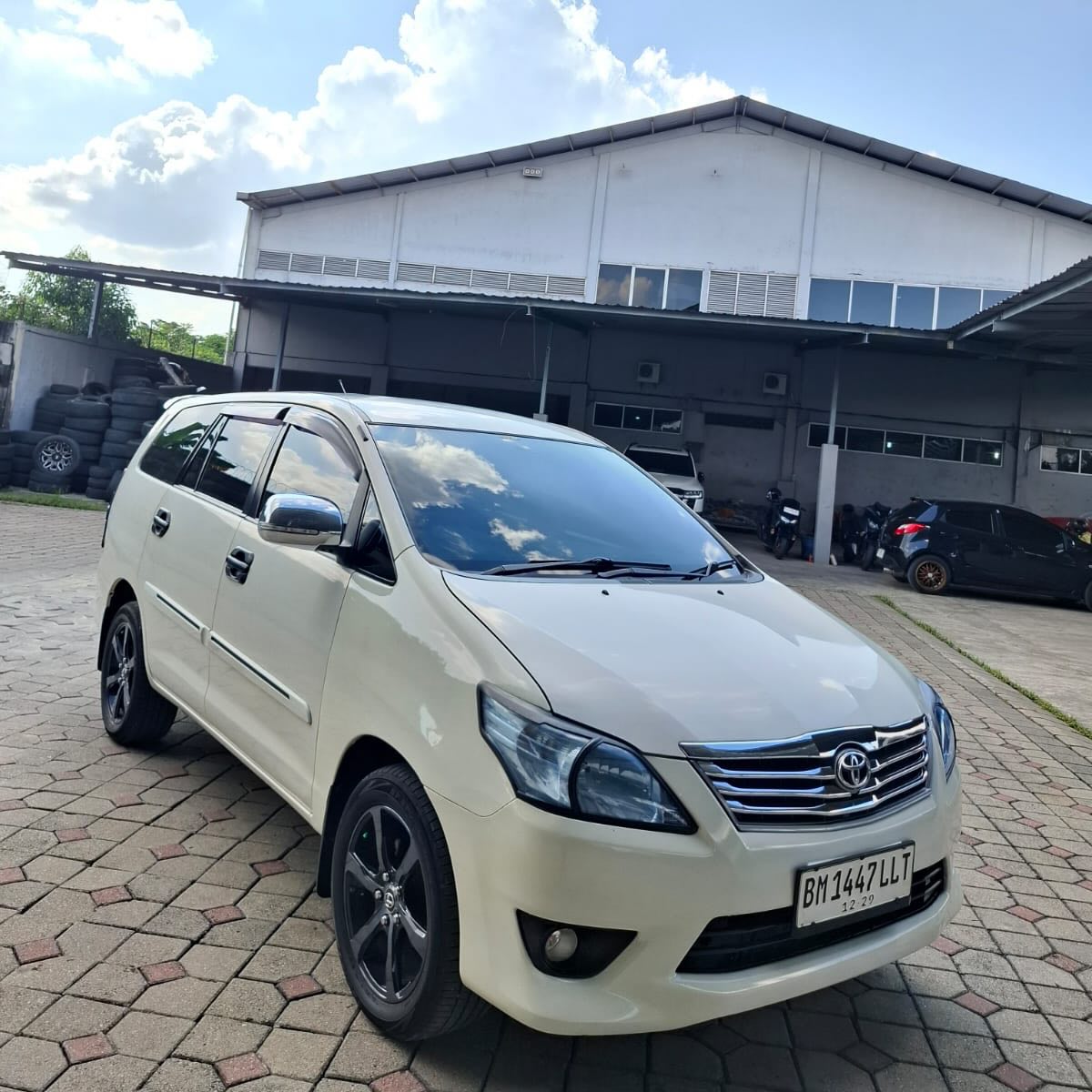 INNOVA G 2.0 M/T 